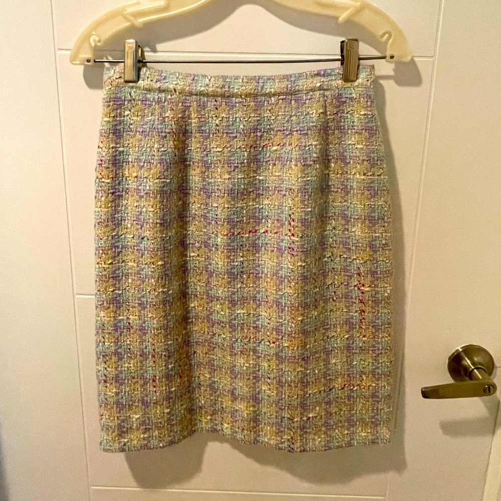 Vintage pencil skirt, size 4, gorgeous spring and summer colors!